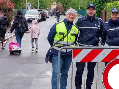 Strada scolastica alla Primaria Bertolini foto 